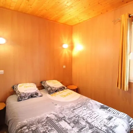 Chalet Au Coeur Des Volcans D'auvergne, 4 Pers., Terrasse, Tv, Proximite Et Activites Outdoor - Fr-1-742-465 Hébergement de vacances *